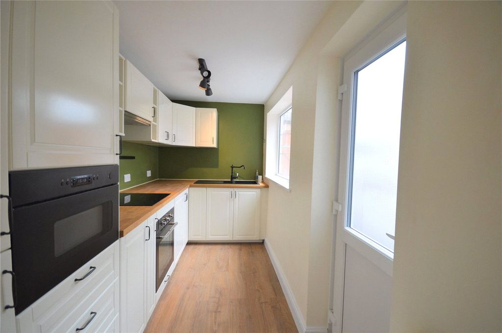 Property photo 3 of 11 Photo