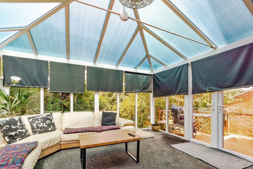 Property photo 3 of 19 Conservatory