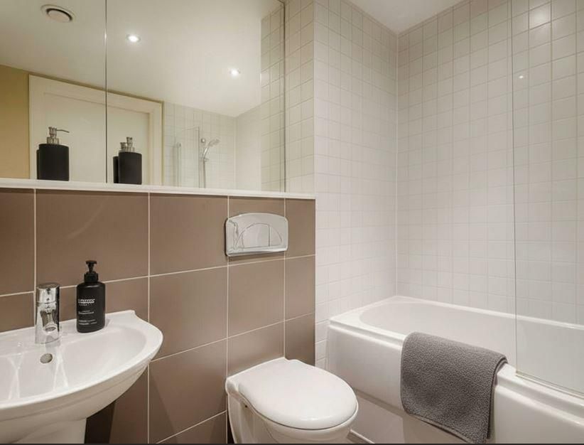 Property photo 3 of 7 Bath.Jpg