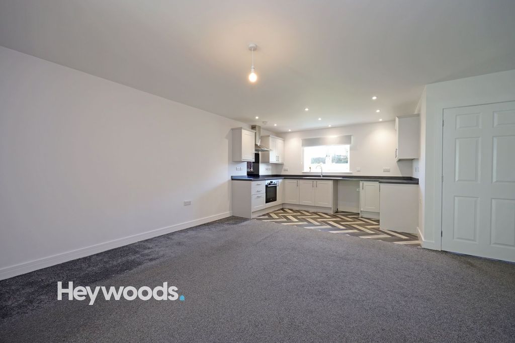Property photo 2 of 37