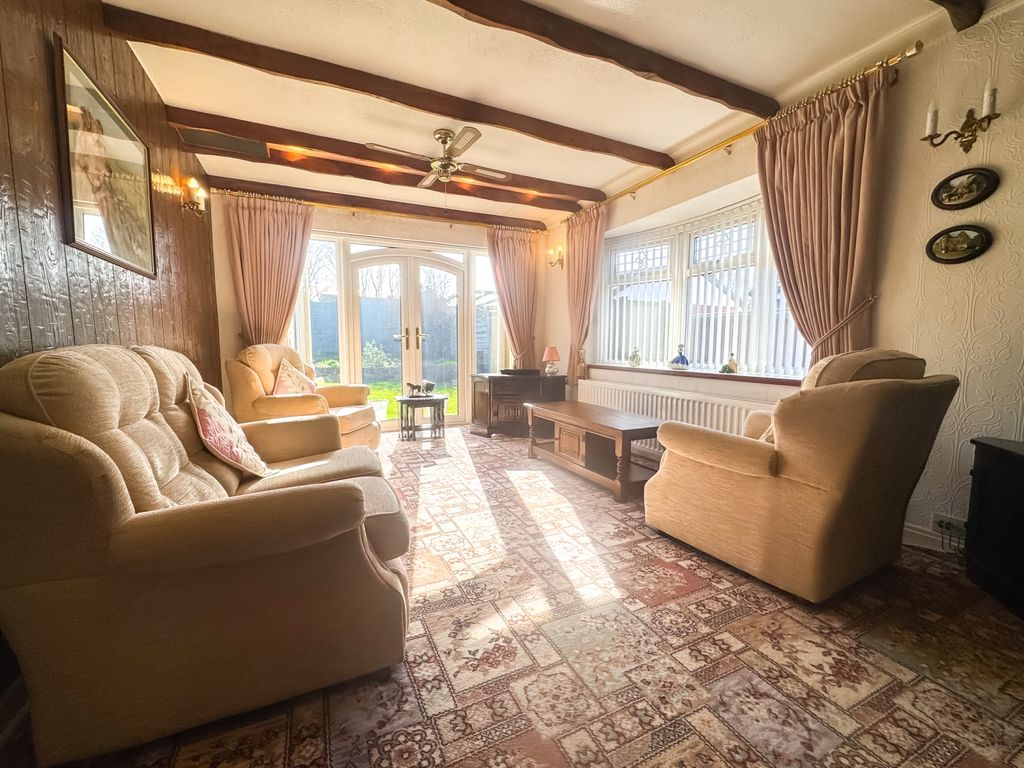 Property photo 2 of 24 Sycamore Ewemove Ormesby