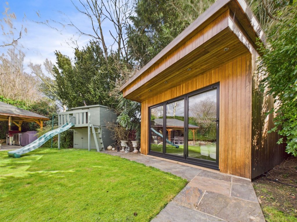 Property photo 3 of 32