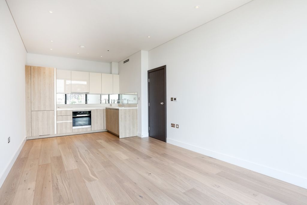 Property photo 2 of 9 Capital House
