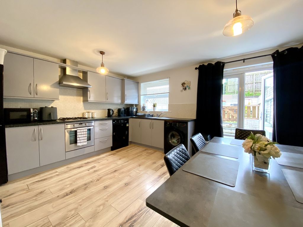 Property photo 2 of 13 Img_5765