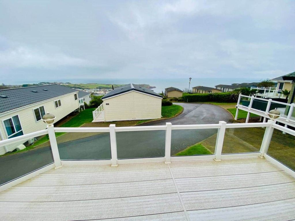 Property photo 2 of 27