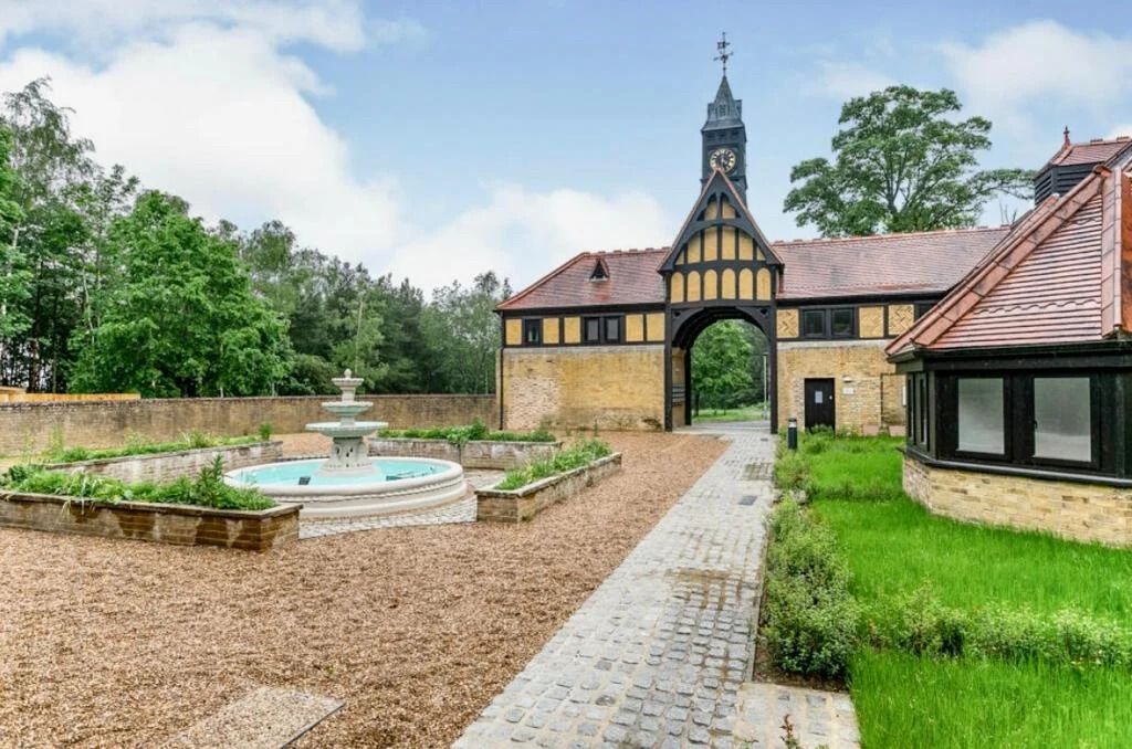 Property photo 2 of 13