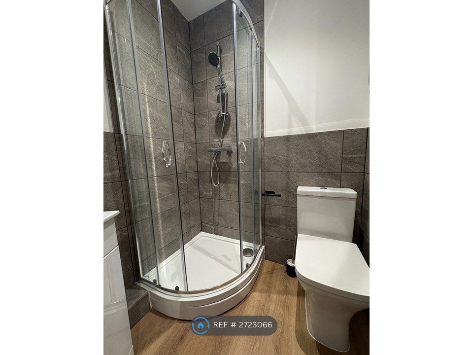 Property photo 3 of 8 Studio 3