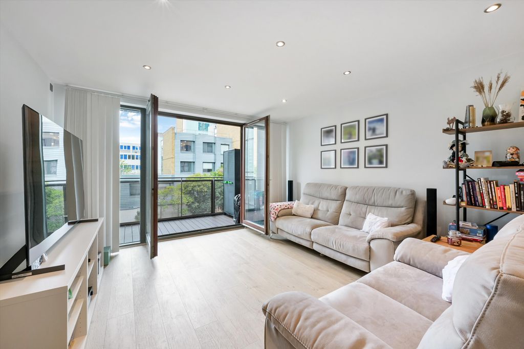 Property photo 1 of 19 Image