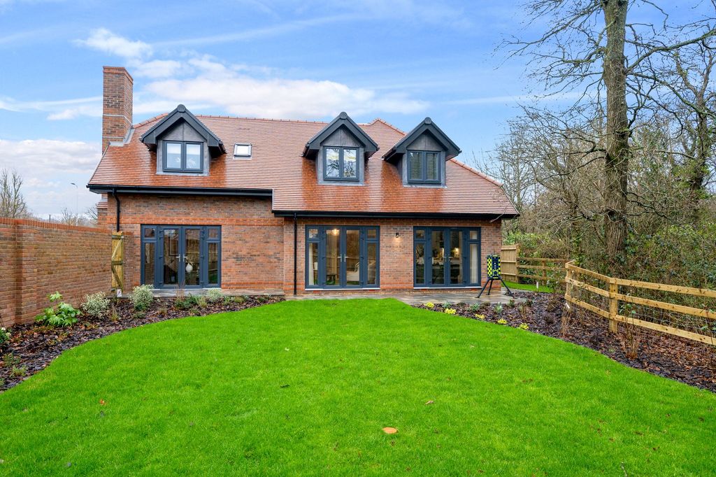 Property photo 2 of 24