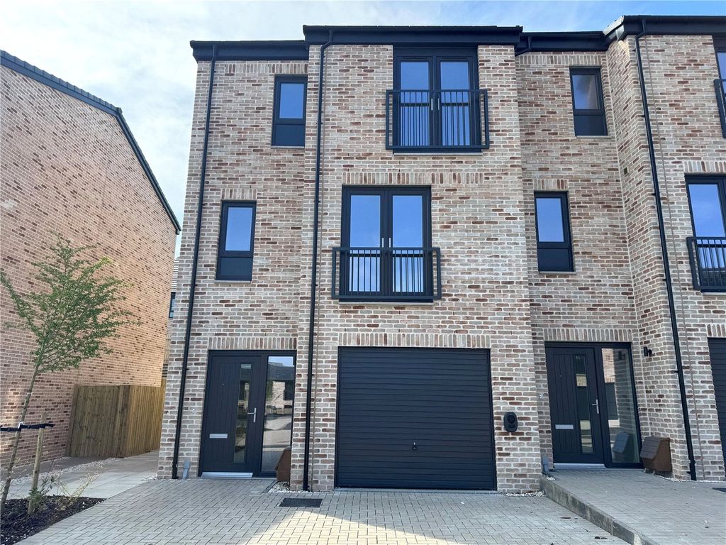 Property photo 1 of 16 External