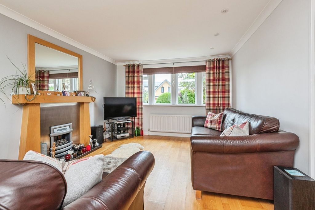 Property photo 2 of 19
