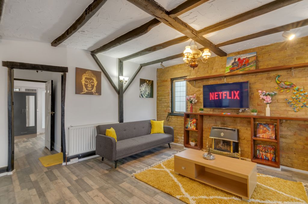 Property photo 3 of 17