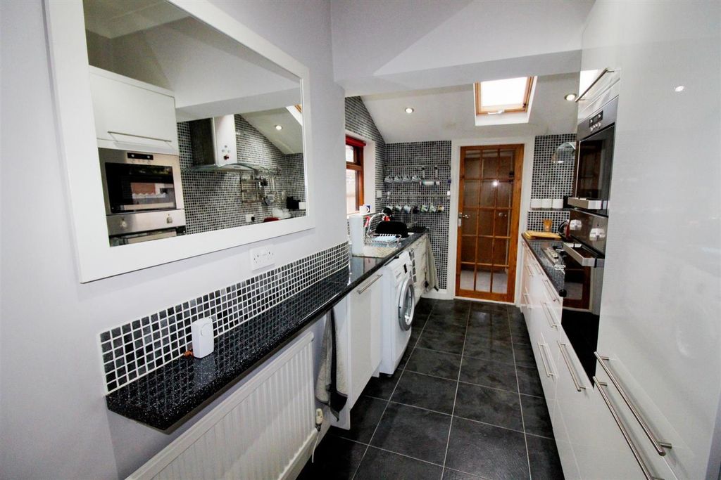 Property photo 2 of 17 Kitchen.Jpg