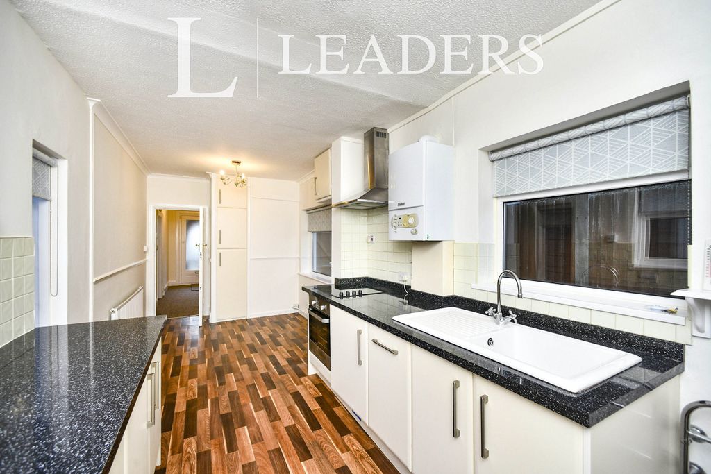 Property photo 2 of 12 Kitchen