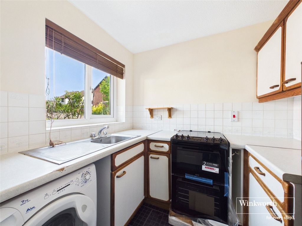 Property photo 2 of 7 Picture No. 17