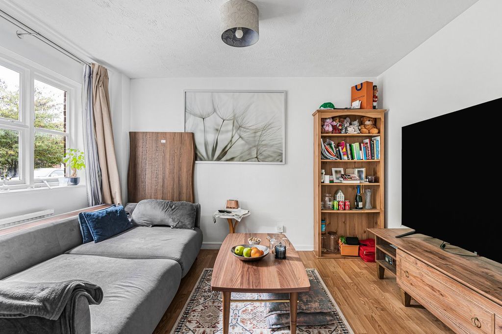 Property photo 3 of 9