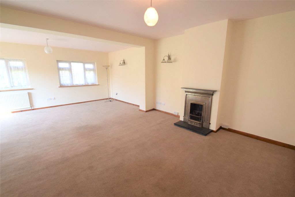 Property photo 3 of 11 Photo 04