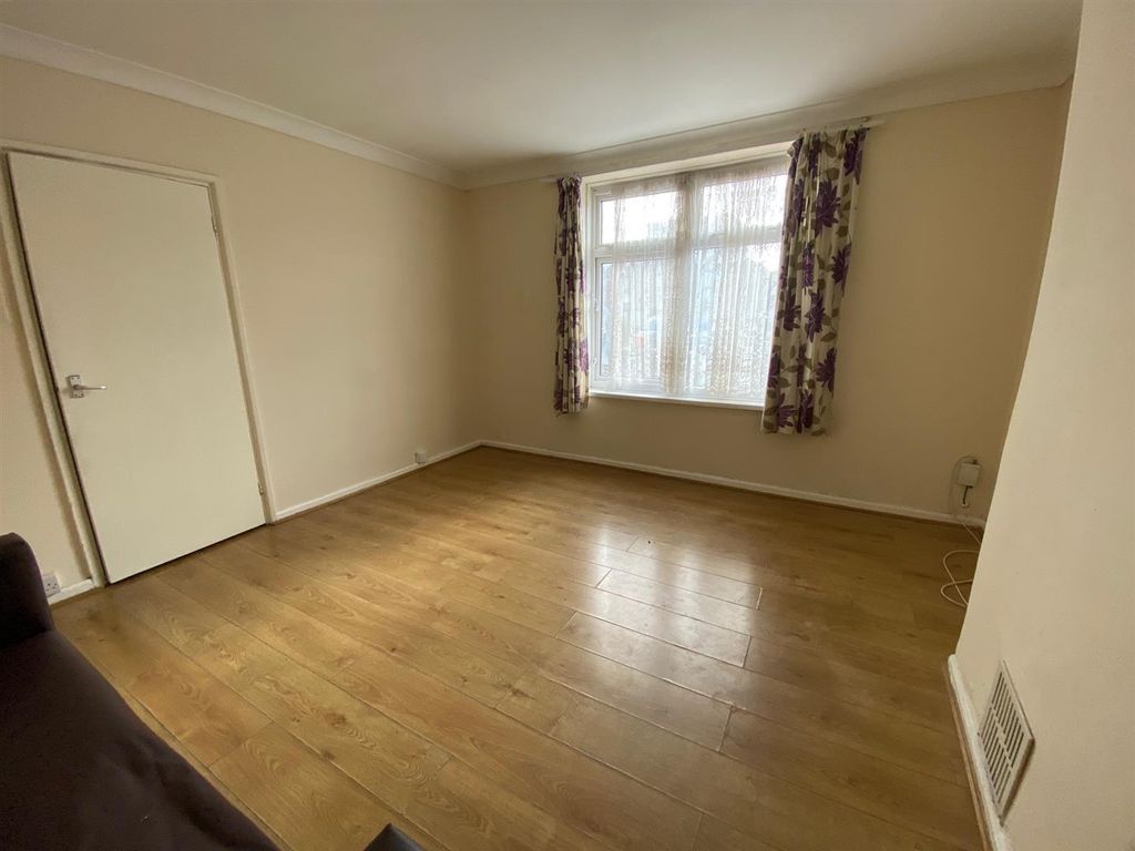 Property photo 3 of 9 G9.Jpg