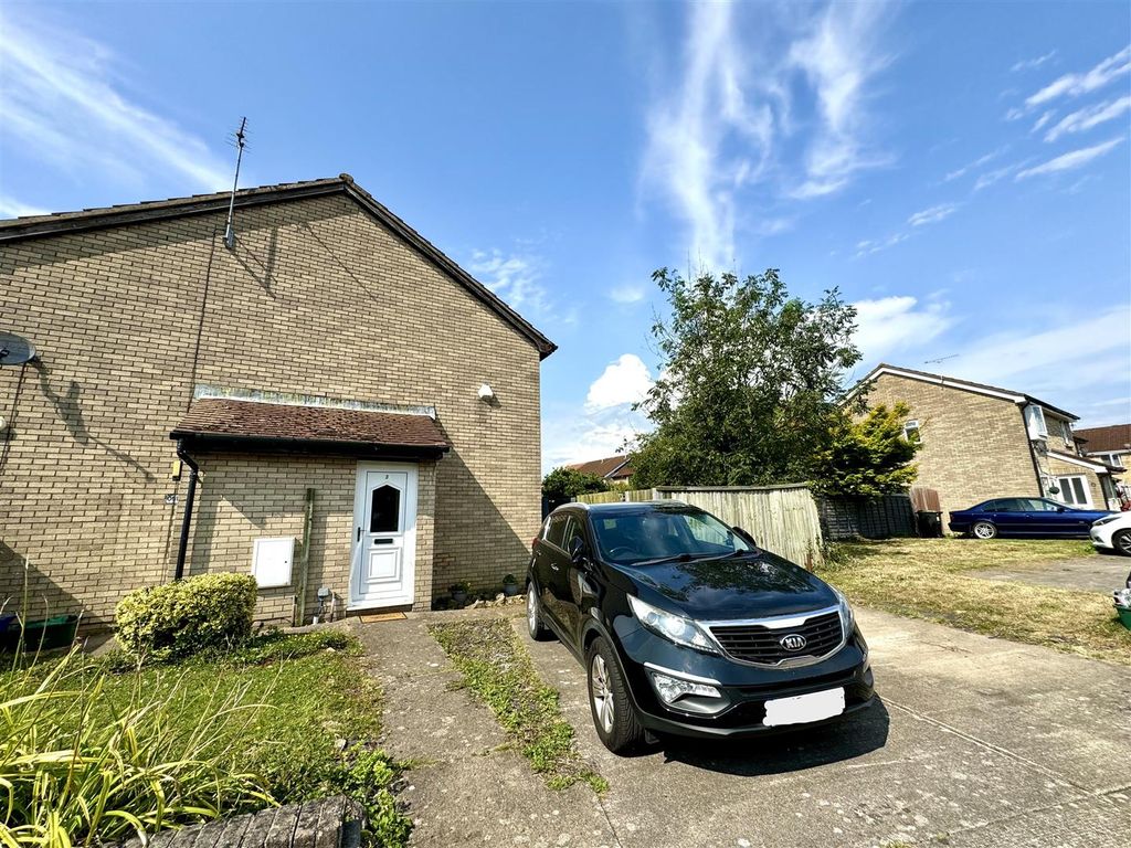 Property photo 1 of 14 Outside