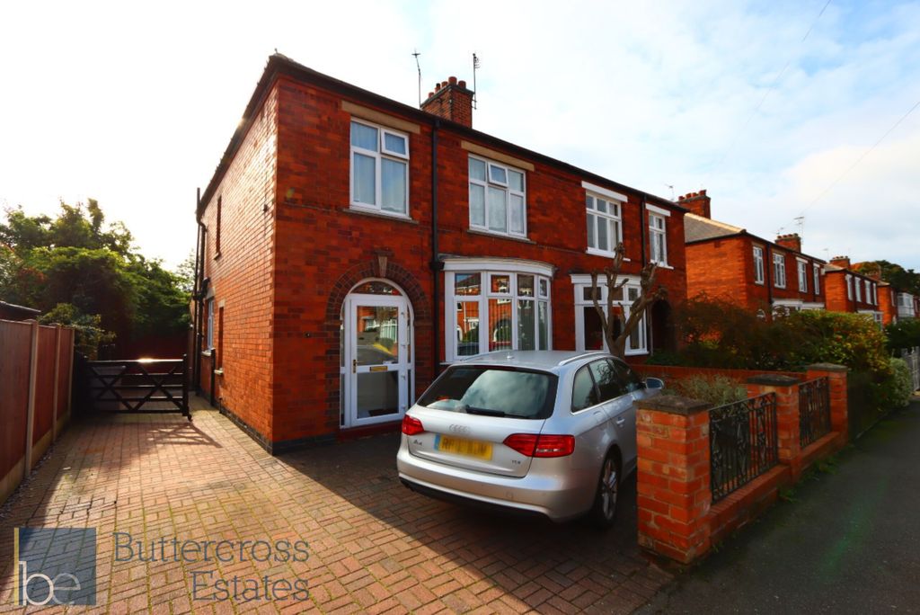 Property photo 1 of 20 Salisbury Road
