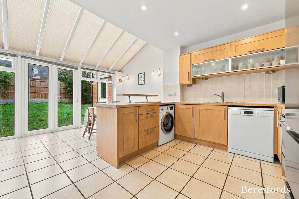 Property photo 2 of 31 Picture No. 14