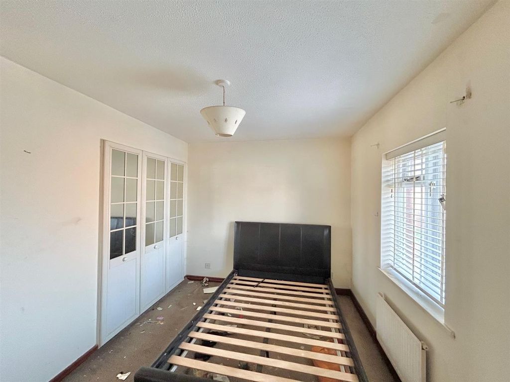 Property photo 3 of 3 Bed.Jpg