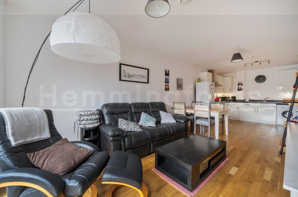 Property photo 3 of 15 d88Ef088-E873-47c3-A6F7-9021ccc7d2d1.Jpg