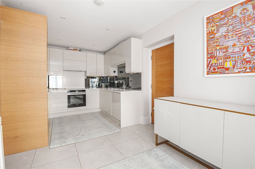 Property photo 2 of 11 Kitchen