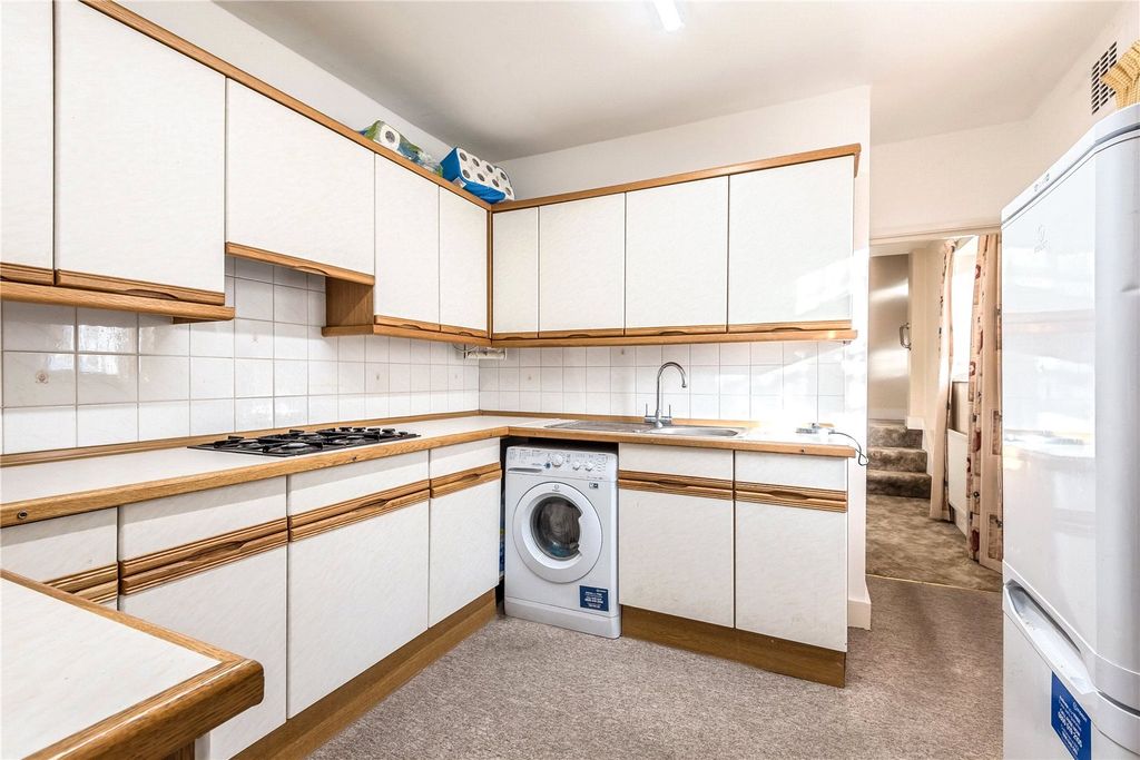 Property photo 2 of 13 Picture No. 12