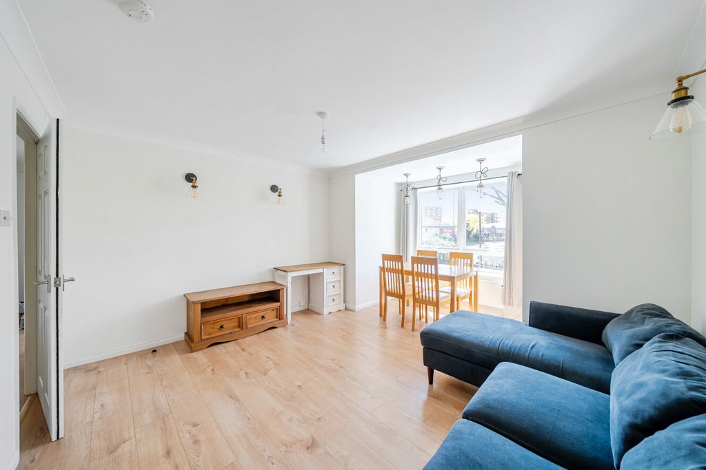 Property photo 1 of 16 1451364-8-69Ef4F0...