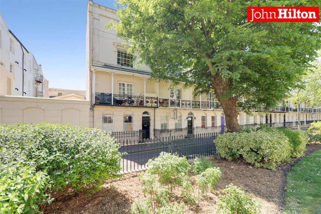 Property photo 1 of 8 Ph11_2121793.Jpg