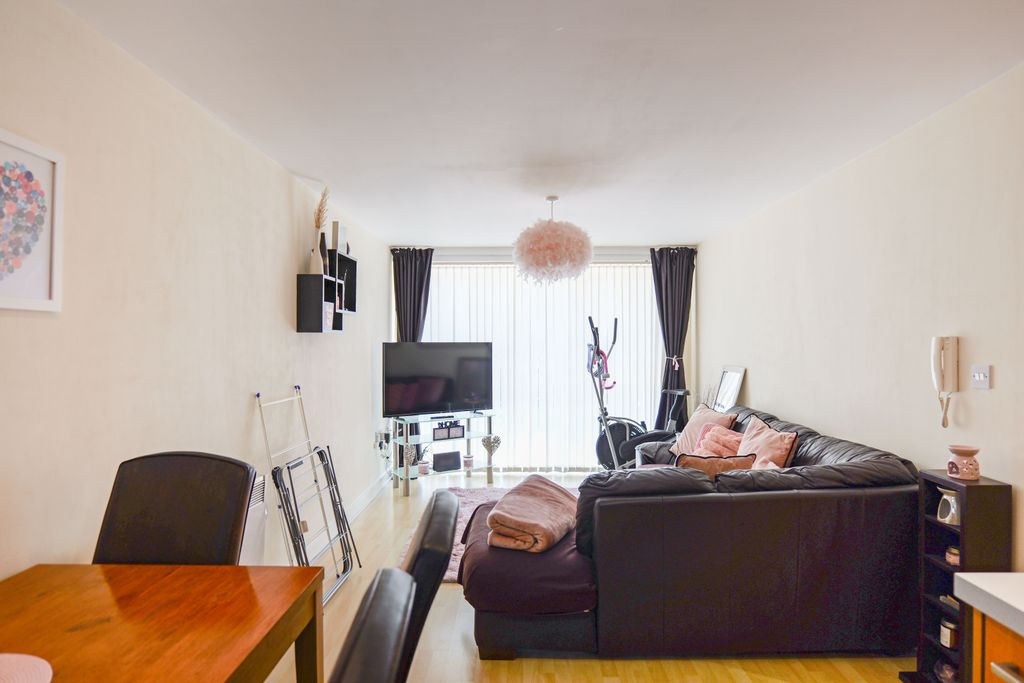 Property photo 3 of 21