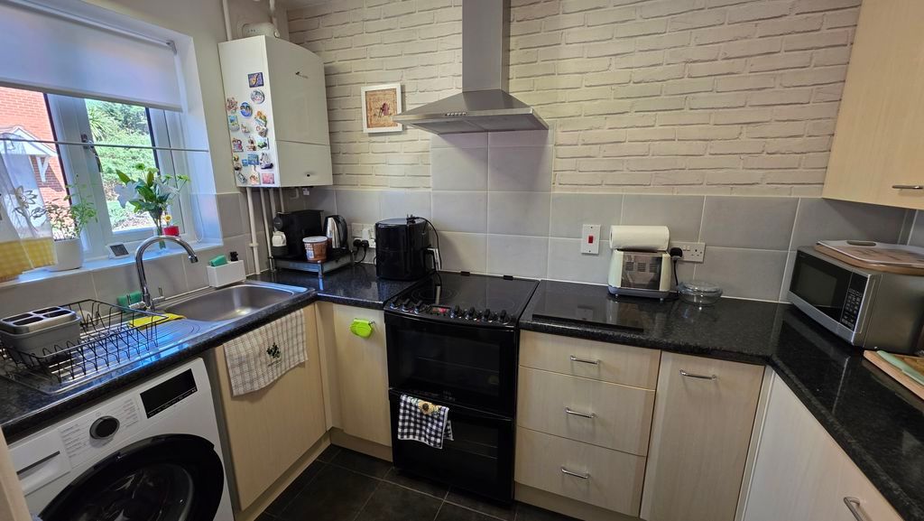 Property photo 2 of 20 Photo 3