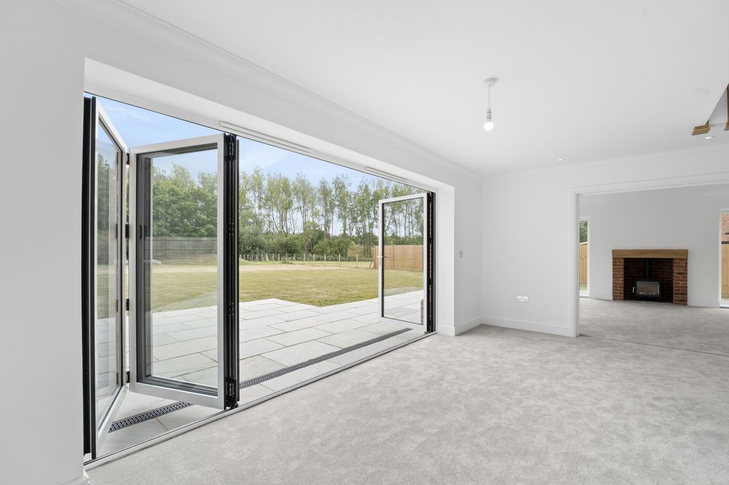 Property photo 3 of 36