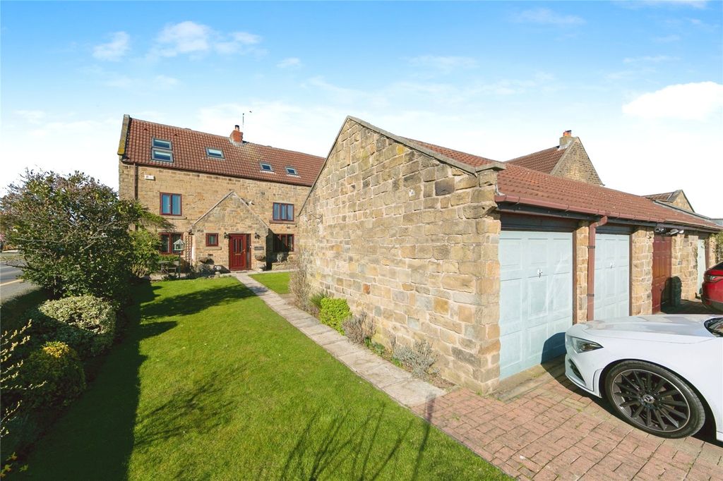 Property photo 2 of 23 Picture No. 18