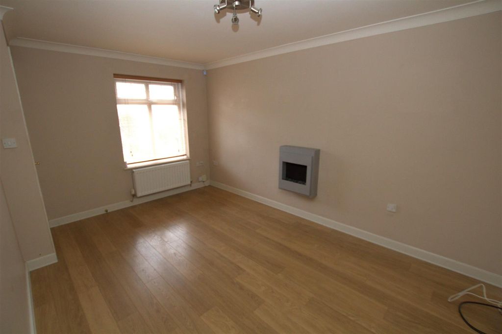 Property photo 2 of 10 Reception Room .Jpg