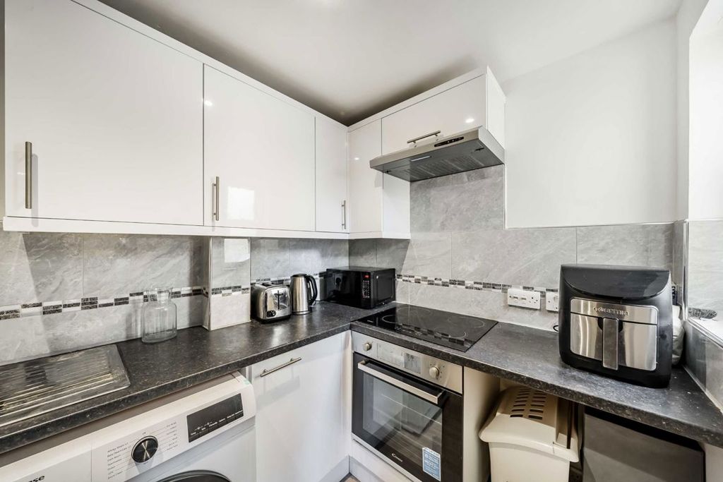 Property photo 3 of 5