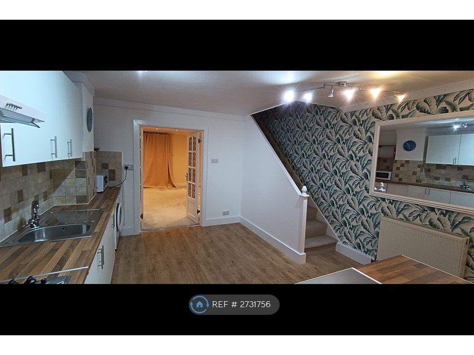 Property photo 2 of 15 Hallway And Kitchen