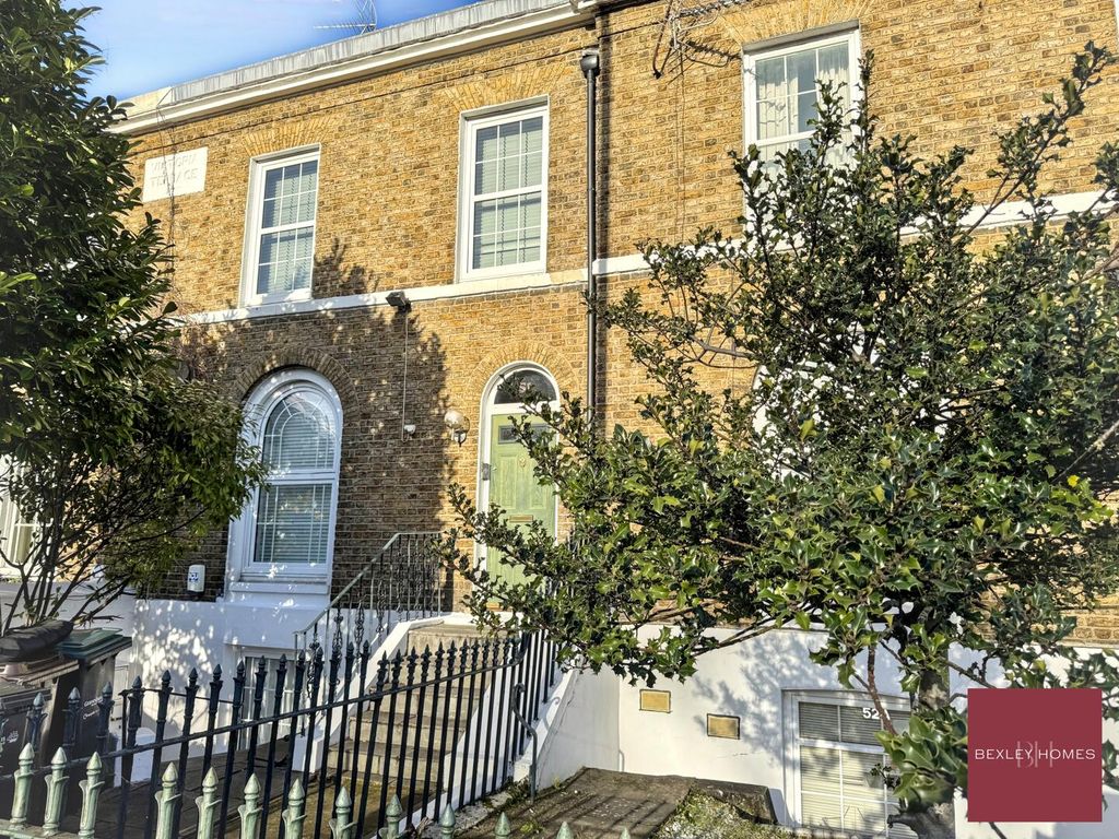 Property photo 1 of 11 Front (Exterior)