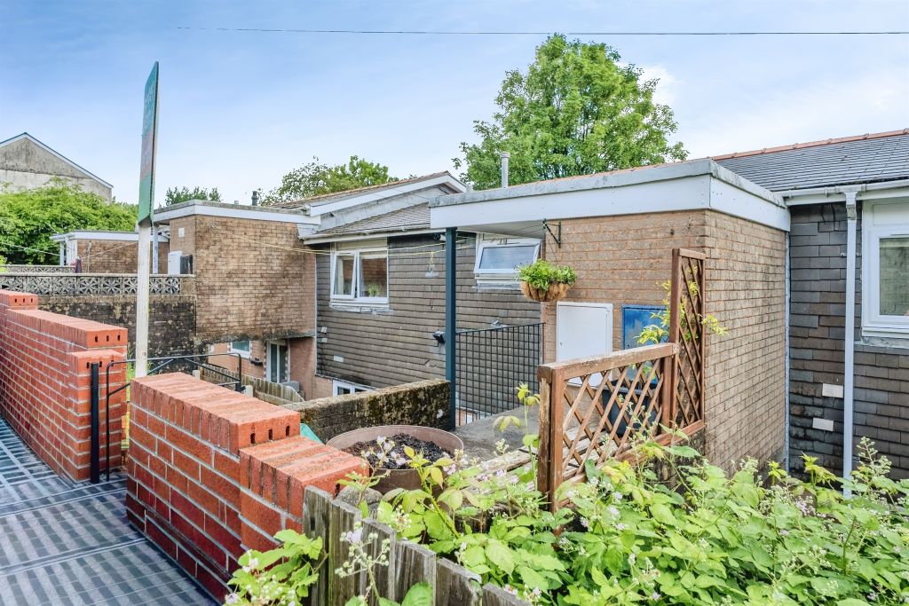 Property photo 1 of 27