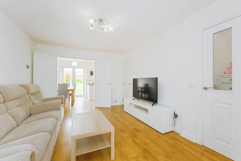Property photo 3 of 15 Living Room