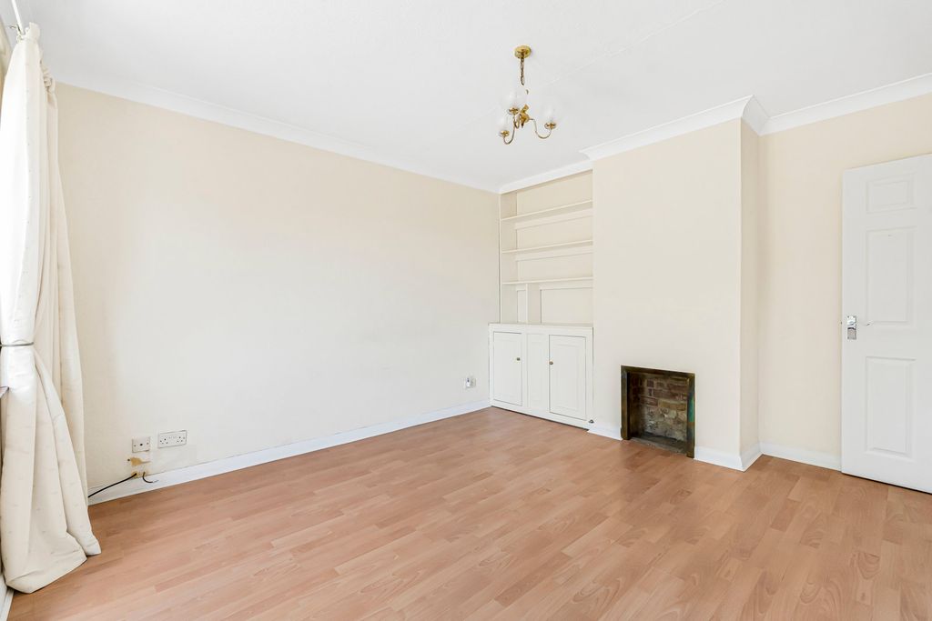 Property photo 2 of 13 18_89836