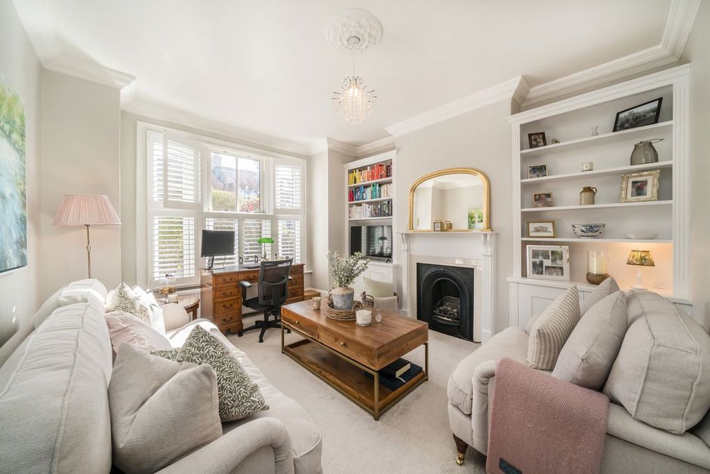 Property photo 2 of 11