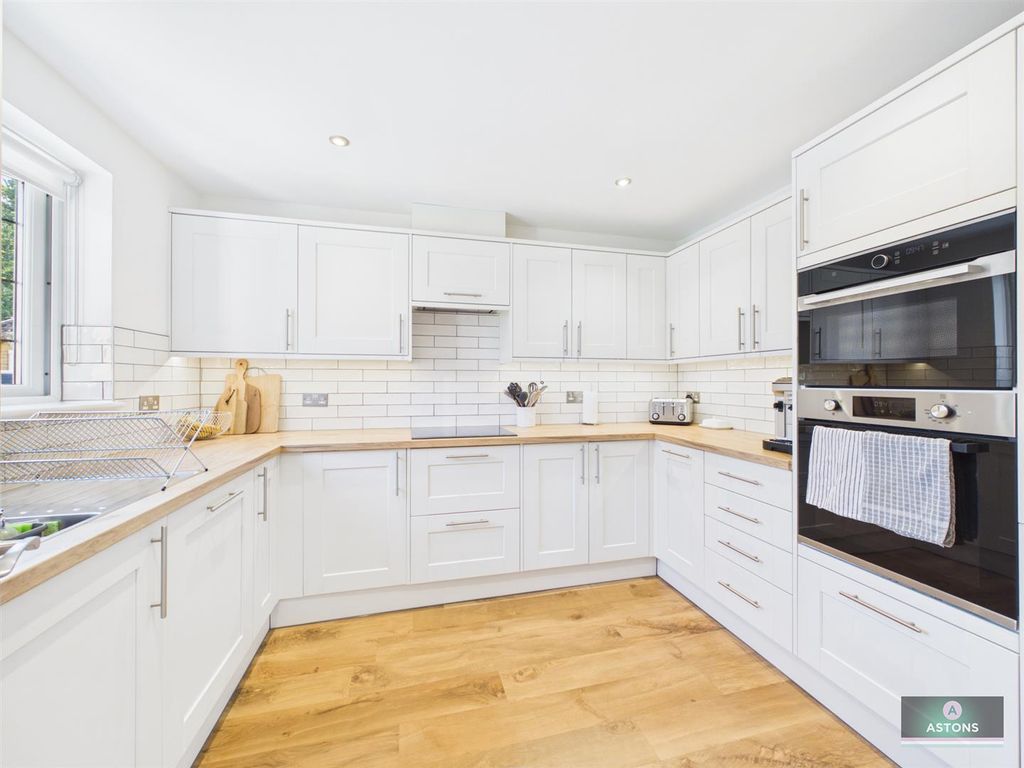 Property photo 2 of 16 Cam02067G0-Pr0285-Still003.Jpg