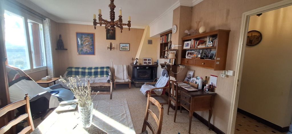 Property photo 2 of 39