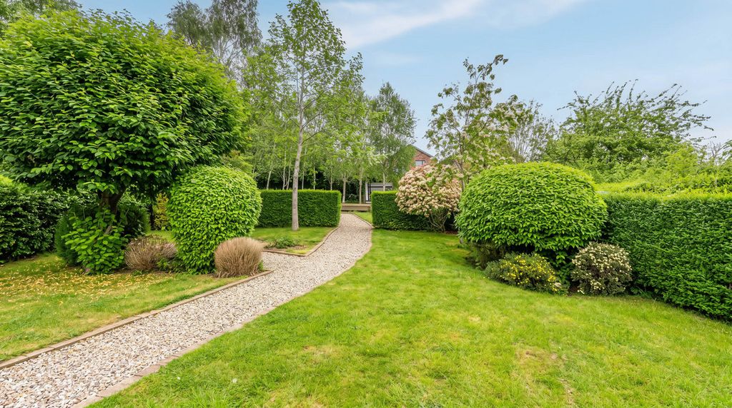 Property photo 2 of 19