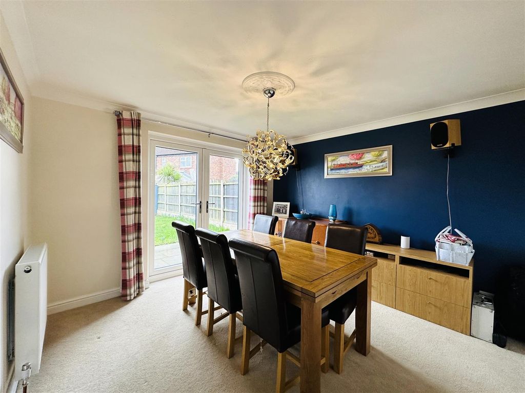 Property photo 3 of 20 Dining Room