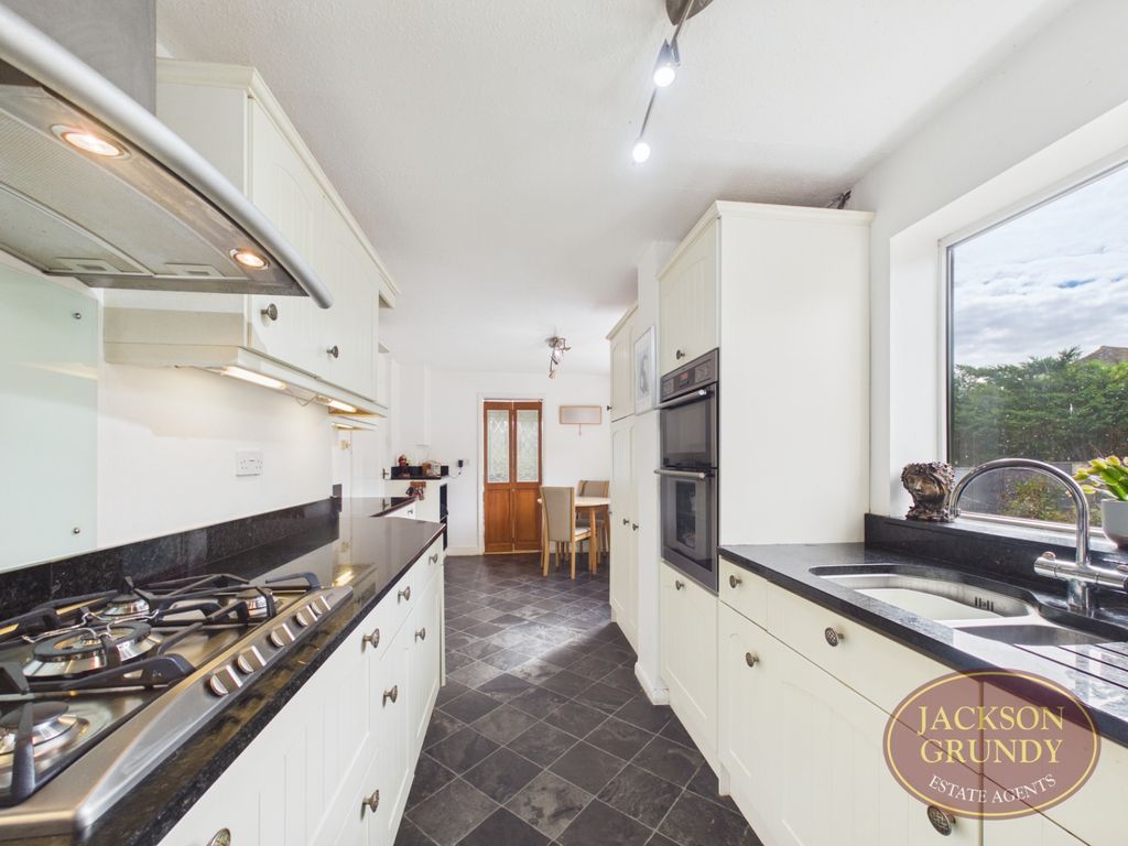 Property photo 3 of 26 Glenfield Drive