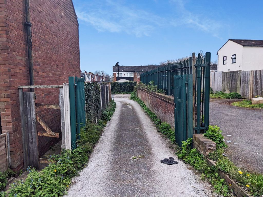 Property photo 2 of 10 Site Entrance
