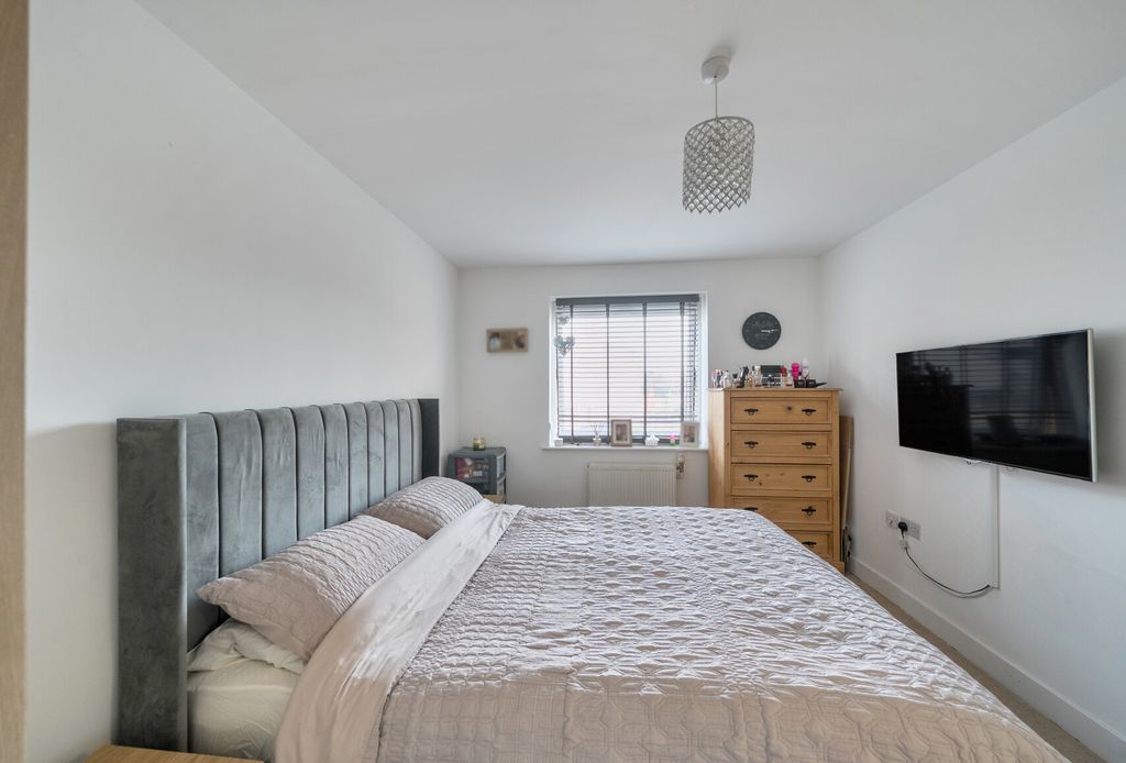 Property photo 2 of 10 1400141-6-697cd7c...